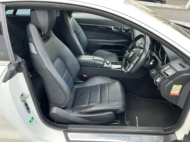メルセデス・ベンツ Ｅ２５０ クーペ 埼玉県 2016(平28)年 6.6万km ダイヤモンドホワイト 純正メモリナビ/アイドリングストップ/アラウンドビュー/バックカメラ/クリアランスソナー/クルーズコントロール/ETC/フルセグテレビ/シートヒーター/パワーシート/DVD再生/Bluetooth接続/パーキングアシスト/純正フロアマット/レザーシート/ドライブレコーダー/PW/AAC/PS/横滑り防止装置/ABS/パドルシフト/USB接続端子/オートライト