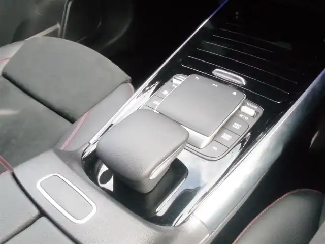 メルセデス・ベンツ ＧＬＡ２００ｄ 4マチック AMGライン 岩手県 2021(令3)年 3.3万km ポーラホワイト ワンオーナー/レーダーセーフティ パッケージ/ナビゲーションパッケージ/フルセグTV/全方位カメラ/ハーフレザーシート/パワーシート/シートヒーター /パワーバックドア/ドラレコ/DSRC/アンビエントライト/マルチビームLED/インテリジェントライトシステム