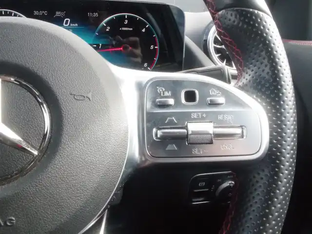 メルセデス・ベンツ ＧＬＡ２００ｄ 4マチック AMGライン 岩手県 2021(令3)年 3.3万km ポーラホワイト ワンオーナー/レーダーセーフティ パッケージ/ナビゲーションパッケージ/フルセグTV/全方位カメラ/ハーフレザーシート/パワーシート/シートヒーター /パワーバックドア/ドラレコ/DSRC/アンビエントライト/マルチビームLED/インテリジェントライトシステム