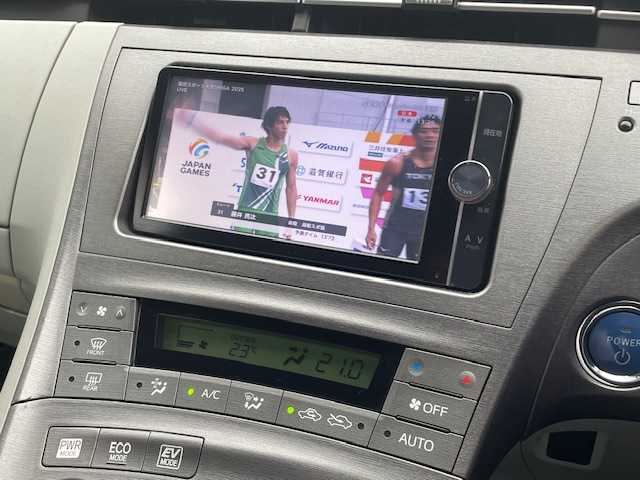 トヨタ プリウス S 福井県 2013(平25)年 14.3万km ホワイトパールクリスタルシャイン 純正ナビ/フルセグ/バックカメラ/ETC/スマートキー/オートライト/オートリトラミラー/保証書/社外15インチアルミホイール