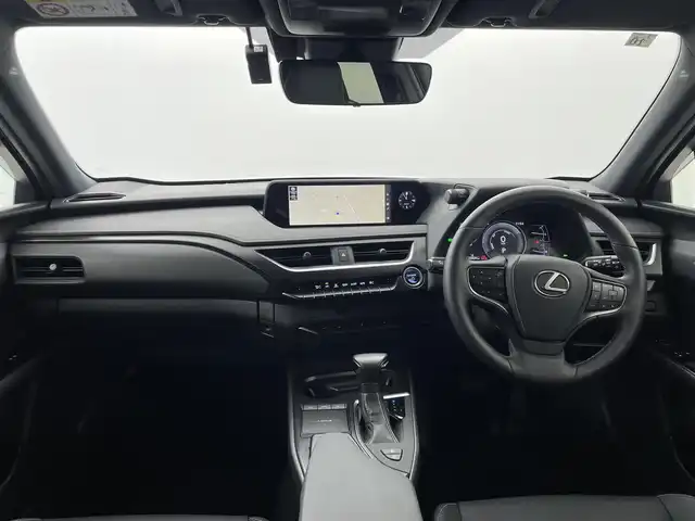 レクサス ＵＸ 250h バージョンC 群馬県 2020(令2)年 2.4万km ソニッククォーツ パノラミックビューモニター/ブラインドスポットモニター/－－－－－－－－－－/純正10.3型メーカーナビ/・10.3インチワイドディスプレイ/・レクサスUXプレミアムサウンドシステム/・CD/DVD/USB/AUX/Bluetooth/Miracast/・フルセグTV/－－－－－－－－－－/パノラミックビューモニター　ＢＳＭ　純正１０．３型メーカーナビ　合皮シート　シートヒーター　ポジションメモリー機能付パワーシート　追従クルーズコントロール　ＬＥＤヘッドライト　ＥＴＣ２．０　禁煙車