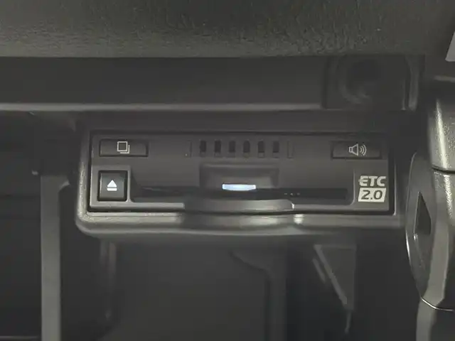 レクサス ＵＸ 250h バージョンC 群馬県 2020(令2)年 2.4万km ソニッククォーツ パノラミックビューモニター/ブラインドスポットモニター/－－－－－－－－－－/純正10.3型メーカーナビ/・10.3インチワイドディスプレイ/・レクサスUXプレミアムサウンドシステム/・CD/DVD/USB/AUX/Bluetooth/Miracast/・フルセグTV/－－－－－－－－－－/パノラミックビューモニター　ＢＳＭ　純正１０．３型メーカーナビ　合皮シート　シートヒーター　ポジションメモリー機能付パワーシート　追従クルーズコントロール　ＬＥＤヘッドライト　ＥＴＣ２．０　禁煙車