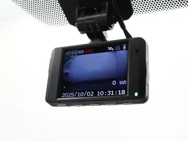 トヨタ カローラツーリング ハイブリッド ダブルバイビー 三重県 2020(令2)年 3.7万km スパークリングブラックパールクリスタルシャイン TRDフロントスポイラー/TRDサイドスカート/TRDリヤサイドスポイラー/TRDサイドガーニッシュ/純正リヤスポイラー/BRIDGESTONE SUVENCER AW5s 18インチアルミホイール/セーフティセンス/9インチディスプレイオーディオ/・地デジTV/・DVD/CD/・Bluetooth/バックカメラ/全車速追従機能付レーダークルーズコントロール/レーンとレーシングアラート/ブラインドスポットモニター/リアクロストラフィックオートブレーキ/ブラック合皮/ブラウンステッチ入レザテック(スポーツファブリック)コンビスポーツシート/シートヒーター(前席)/ステアリングヒーター/充電用USB端子/コムテックドライブレコーダー(DC-DR412)/ビルトインETC/丸型1灯式LEDヘッドランプ/LEDデイライト/・オートライト/オートマチックハイビーム/プッシュエンジンスタート/スマートキー