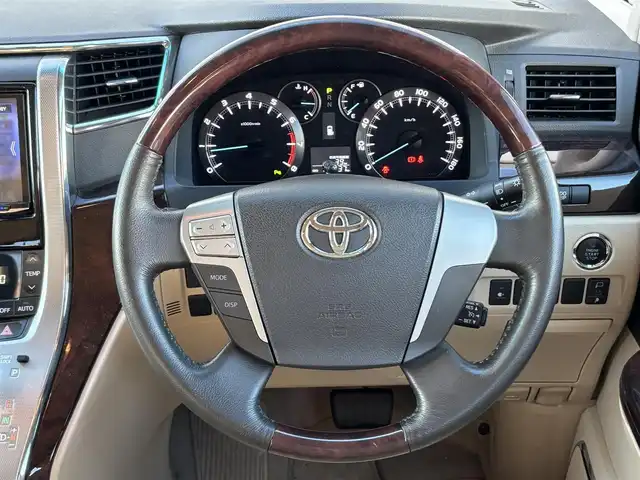 トヨタ アルファード 240G 茨城県 2014(平26)年 10.4万km ブラック 社外ナビ/(FM/AM/CD/DVD/TV/Bluetooth)/バックカメラ/フリップダウンモニター/クルーズコントロール/パワーシート(D/N席)/ETC/オットマン(N席/2列目)/両側パワースライドドア/純正フロアマット/純正AW