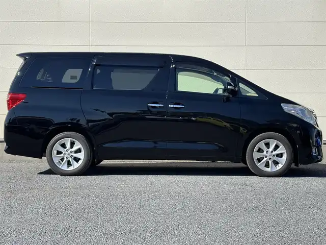 トヨタ アルファード 240G 茨城県 2014(平26)年 10.4万km ブラック 社外ナビ/(FM/AM/CD/DVD/TV/Bluetooth)/バックカメラ/フリップダウンモニター/クルーズコントロール/パワーシート(D/N席)/ETC/オットマン(N席/2列目)/両側パワースライドドア/純正フロアマット/純正AW