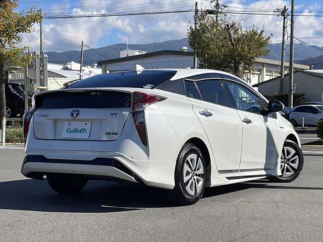 トヨタ プリウス A 長野県 2016(平28)年 8.8万km ホワイトパールクリスタルシャイン 禁煙車/モデリスタエアロ/純正SDナビ/（NSZT-W64）/BluetoothAudio/フルセグTV（走行中可）/ステアリングスイッチ/クルーズコントロール（追従機能有り）/ブラインドスポットモニタリング/オートマチックハイビーム/ヘッドアップディスプレイ/レーン逸脱警報装置/レーンキープアシスト/衝突軽減ブレーキ/パーキングアシスト/横滑り防止機能/ドライブレコーダー/LEDヘッドライト/プッシュスタート/ウインカーミラー/ミラーヒーター/ドアノブメッキ/オートライト/スマートキー