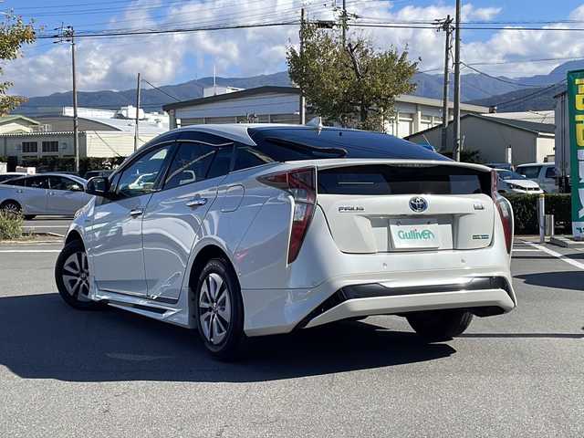 トヨタ プリウス A 長野県 2016(平28)年 8.8万km ホワイトパールクリスタルシャイン 禁煙車/モデリスタエアロ/純正SDナビ/（NSZT-W64）/BluetoothAudio/フルセグTV（走行中可）/ステアリングスイッチ/クルーズコントロール（追従機能有り）/ブラインドスポットモニタリング/オートマチックハイビーム/ヘッドアップディスプレイ/レーン逸脱警報装置/レーンキープアシスト/衝突軽減ブレーキ/パーキングアシスト/横滑り防止機能/ドライブレコーダー/LEDヘッドライト/プッシュスタート/ウインカーミラー/ミラーヒーター/ドアノブメッキ/オートライト/スマートキー