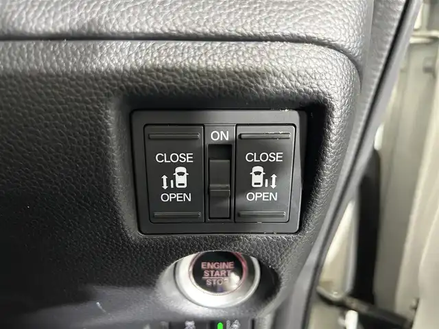 ホンダ Ｎ ＢＯＸ カスタム G L ホンダセンシング 佐賀県 2019(平31)年 8.1万km パールⅡ 純正８型ナビ/（フルセTV/CD/DVD/Bluetooth/AM/FM/USB/SD）/衝突軽減システム　/バックカメラ/レーダークルーズコントロール/レーンキープアシスト/コーナーセンサー/両側パワースライドドア/アルミホイール/ＬＥＤヘッドライト/オートライト/オートハイビーム/純正フロアマット/スマートキー/スペアキー×１/盗難防止装置/横滑り防止装置/ステアリングリモコン/ハンズフリー
