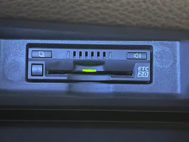 トヨタ ハリアー プログレス メタル&レザーP 滋賀県 2018(平30)年 6.1万km ホワイトパールクリスタルシャイン TRDフルエアロ/JBL/純正ナビ/(Bluetooth/フルセグ/CD/DVD)/トヨタセーフティーセンス/・プリクラッシュセーフティ/・アダプティブクルーズコントロール/・レーンキープアシスト/・アラウンドビューモニター/・Autoハイビーム/LEDオートライト/フォグ/レザーシート/シートヒーター/ベンチレーション/パワーシート（D席メモリ付き）/電動パーキング/ブレーキホールド/電動リアゲート/電動格納ミラー/純正ドライブレコーダー/純正フロアマット/ビルトインETC/USB