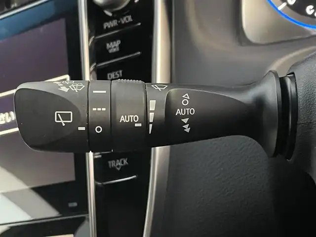 トヨタ ハリアー プログレス メタル&レザーP 滋賀県 2018(平30)年 6.1万km ホワイトパールクリスタルシャイン TRDフルエアロ/JBL/純正ナビ/(Bluetooth/フルセグ/CD/DVD)/トヨタセーフティーセンス/・プリクラッシュセーフティ/・アダプティブクルーズコントロール/・レーンキープアシスト/・アラウンドビューモニター/・Autoハイビーム/LEDオートライト/フォグ/レザーシート/シートヒーター/ベンチレーション/パワーシート（D席メモリ付き）/電動パーキング/ブレーキホールド/電動リアゲート/電動格納ミラー/純正ドライブレコーダー/純正フロアマット/ビルトインETC/USB