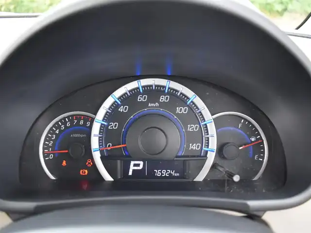 スズキ ワゴンＲ FX 福岡県 2013(平25)年 7.7万km スペリアホワイト/シルキーシルバーメタリック 純正CD/キーレスエントリー/アイドリングストップ