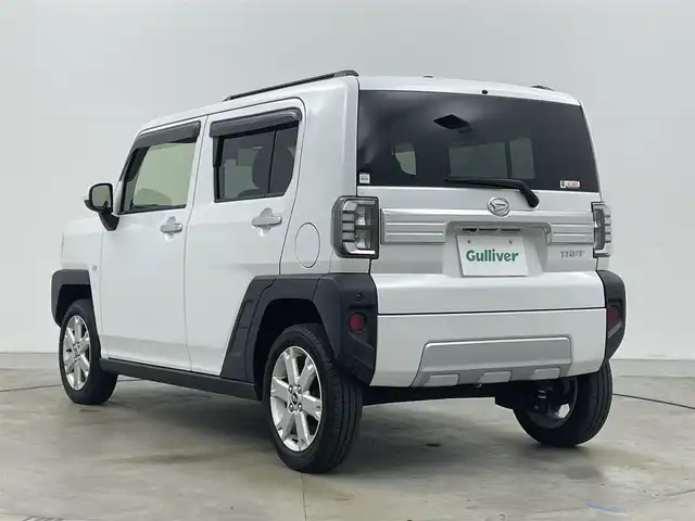 ダイハツ タフト G クロムベンチャー 岡山県 2022(令4)年 0.6万km シャイニングホワイトパール ガラスルーフ/社外ナビ(MDV-D309BTW)/(Bluetooth/CD/USB/iPod/AUX/ワンセグTV)/バックカメラ/シートヒーター/コーナーセンサー(前後)/LEDヘッドライト/ルーフレール/オートハイビーム/アイドリングストップ/オートブレーキホールド/レーンキープアシスト/純正アルミホイール/社外フロアマット/スマートキー(1本)/新車保証書/取扱説明書