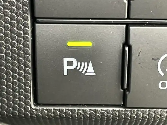 ダイハツ タフト G クロムベンチャー 岡山県 2022(令4)年 0.6万km シャイニングホワイトパール ガラスルーフ/社外ナビ(MDV-D309BTW)/(Bluetooth/CD/USB/iPod/AUX/ワンセグTV)/バックカメラ/シートヒーター/コーナーセンサー(前後)/LEDヘッドライト/ルーフレール/オートハイビーム/アイドリングストップ/オートブレーキホールド/レーンキープアシスト/純正アルミホイール/社外フロアマット/スマートキー(1本)/新車保証書/取扱説明書