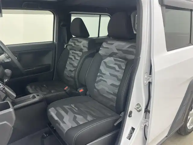 ダイハツ タフト G クロムベンチャー 岡山県 2022(令4)年 0.6万km シャイニングホワイトパール ガラスルーフ/社外ナビ(MDV-D309BTW)/(Bluetooth/CD/USB/iPod/AUX/ワンセグTV)/バックカメラ/シートヒーター/コーナーセンサー(前後)/LEDヘッドライト/ルーフレール/オートハイビーム/アイドリングストップ/オートブレーキホールド/レーンキープアシスト/純正アルミホイール/社外フロアマット/スマートキー(1本)/新車保証書/取扱説明書