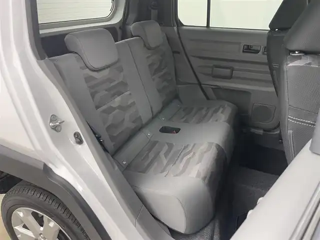 ダイハツ タフト G クロムベンチャー 岡山県 2022(令4)年 0.6万km シャイニングホワイトパール ガラスルーフ/社外ナビ(MDV-D309BTW)/(Bluetooth/CD/USB/iPod/AUX/ワンセグTV)/バックカメラ/シートヒーター/コーナーセンサー(前後)/LEDヘッドライト/ルーフレール/オートハイビーム/アイドリングストップ/オートブレーキホールド/レーンキープアシスト/純正アルミホイール/社外フロアマット/スマートキー(1本)/新車保証書/取扱説明書