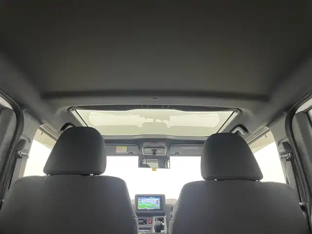 ダイハツ タフト G クロムベンチャー 岡山県 2022(令4)年 0.6万km シャイニングホワイトパール ガラスルーフ/社外ナビ(MDV-D309BTW)/(Bluetooth/CD/USB/iPod/AUX/ワンセグTV)/バックカメラ/シートヒーター/コーナーセンサー(前後)/LEDヘッドライト/ルーフレール/オートハイビーム/アイドリングストップ/オートブレーキホールド/レーンキープアシスト/純正アルミホイール/社外フロアマット/スマートキー(1本)/新車保証書/取扱説明書