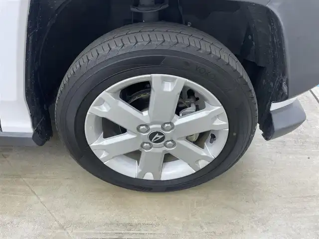 ダイハツ タフト G クロムベンチャー 岡山県 2022(令4)年 0.6万km シャイニングホワイトパール ガラスルーフ/社外ナビ(MDV-D309BTW)/(Bluetooth/CD/USB/iPod/AUX/ワンセグTV)/バックカメラ/シートヒーター/コーナーセンサー(前後)/LEDヘッドライト/ルーフレール/オートハイビーム/アイドリングストップ/オートブレーキホールド/レーンキープアシスト/純正アルミホイール/社外フロアマット/スマートキー(1本)/新車保証書/取扱説明書