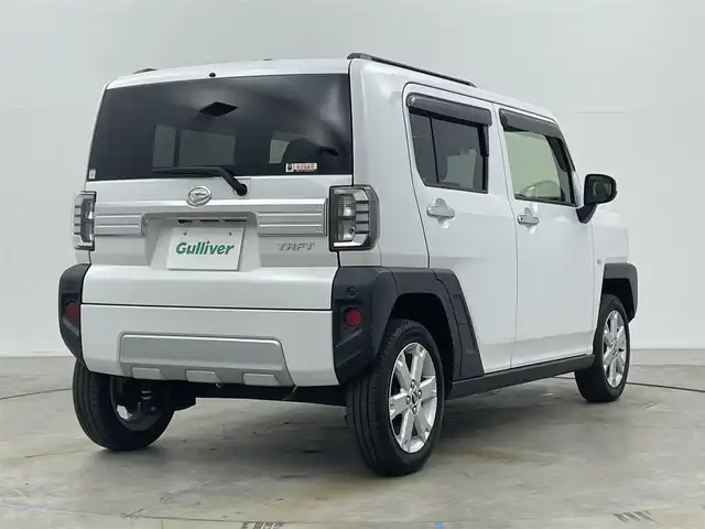 ダイハツ タフト G クロムベンチャー 岡山県 2022(令4)年 0.6万km シャイニングホワイトパール ガラスルーフ/社外ナビ(MDV-D309BTW)/(Bluetooth/CD/USB/iPod/AUX/ワンセグTV)/バックカメラ/シートヒーター/コーナーセンサー(前後)/LEDヘッドライト/ルーフレール/オートハイビーム/アイドリングストップ/オートブレーキホールド/レーンキープアシスト/純正アルミホイール/社外フロアマット/スマートキー(1本)/新車保証書/取扱説明書