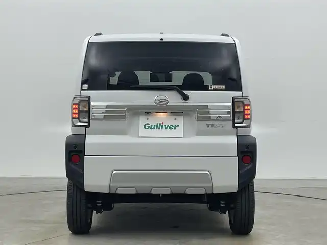 ダイハツ タフト G クロムベンチャー 岡山県 2022(令4)年 0.6万km シャイニングホワイトパール ガラスルーフ/社外ナビ(MDV-D309BTW)/(Bluetooth/CD/USB/iPod/AUX/ワンセグTV)/バックカメラ/シートヒーター/コーナーセンサー(前後)/LEDヘッドライト/ルーフレール/オートハイビーム/アイドリングストップ/オートブレーキホールド/レーンキープアシスト/純正アルミホイール/社外フロアマット/スマートキー(1本)/新車保証書/取扱説明書