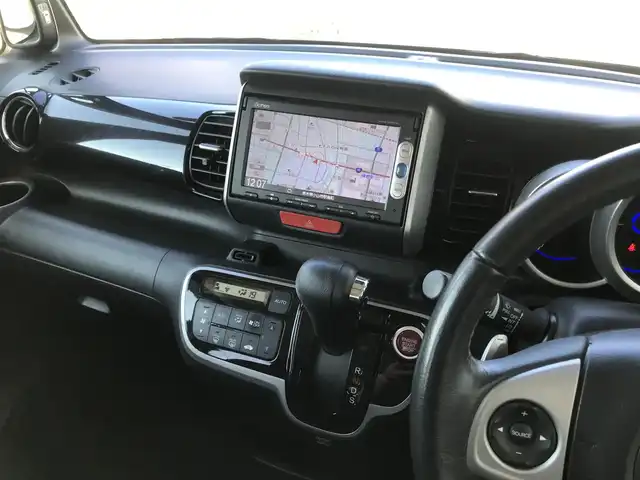 ホンダ Ｎ ＢＯＸ カスタム ターボ SSパッケージ 栃木県 2014(平26)年 7.8万km プレミアムゴールドパープルパール 株)IDOMが運営する【じしゃロン小山店】の自社ローン専用車両になります。こちらは現金またはオートローンご利用時の価格です。自社ローンご希望の方は別途その旨お申付け下さい//ワンオーナー/禁煙車/純正ワンセグナビ/（CD/DVD/AM/FMラジオ）/(Bluetooth)/スマートキー/プッシュスタート/バックカメラ/ＥＴＣ/両側パワースライドドア/シティブレーキアクティブシステム/クルーズコントロール/アイドリングストップ/チップアップシート/パドルシフト/ステアリングリモコン/電動格納ドアミラー/パワーウインドウ/オートライト