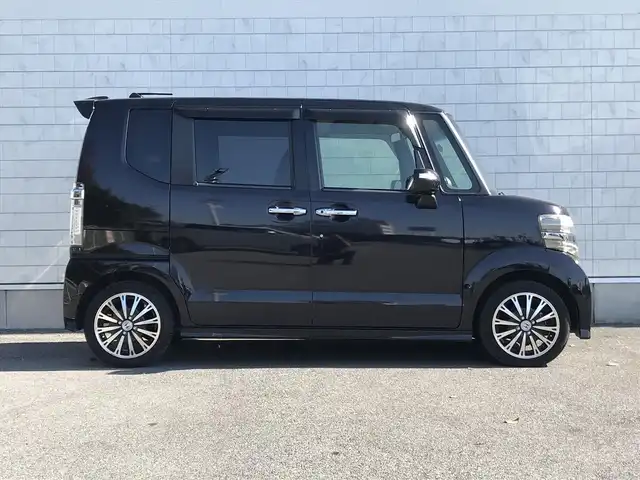 ホンダ Ｎ ＢＯＸ カスタム ターボ SSパッケージ 栃木県 2014(平26)年 7.8万km プレミアムゴールドパープルパール 株)IDOMが運営する【じしゃロン小山店】の自社ローン専用車両になります。こちらは現金またはオートローンご利用時の価格です。自社ローンご希望の方は別途その旨お申付け下さい//ワンオーナー/禁煙車/純正ワンセグナビ/（CD/DVD/AM/FMラジオ）/(Bluetooth)/スマートキー/プッシュスタート/バックカメラ/ＥＴＣ/両側パワースライドドア/シティブレーキアクティブシステム/クルーズコントロール/アイドリングストップ/チップアップシート/パドルシフト/ステアリングリモコン/電動格納ドアミラー/パワーウインドウ/オートライト