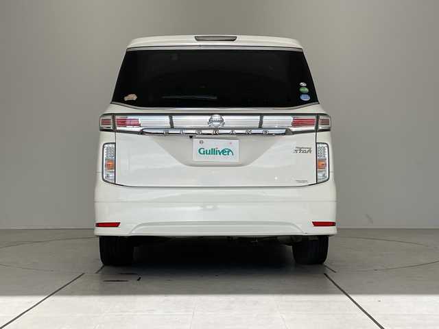 日産 エルグランド 250ハイウェイスター 愛知県 2014(平26)年 5.4万km ブリリアントホワイトパール 純正8型ナビ/両側パワースライドドア/クルーズコントロール/純正アルミホイール/LEDヘッドライト/リアオートエアコン/オートライト/ETC/フルセグ/CD DVD/Bluetooth/ステアリングスイッチ/スマートキー/プッシュスタート