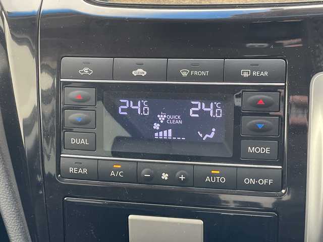 日産 エルグランド 250ハイウェイスター 愛知県 2014(平26)年 5.4万km ブリリアントホワイトパール 純正8型ナビ/両側パワースライドドア/クルーズコントロール/純正アルミホイール/LEDヘッドライト/リアオートエアコン/オートライト/ETC/フルセグ/CD DVD/Bluetooth/ステアリングスイッチ/スマートキー/プッシュスタート