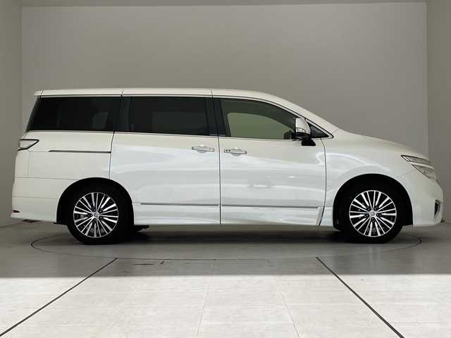 日産 エルグランド 250ハイウェイスター 愛知県 2014(平26)年 5.4万km ブリリアントホワイトパール 純正8型ナビ/両側パワースライドドア/クルーズコントロール/純正アルミホイール/LEDヘッドライト/リアオートエアコン/オートライト/ETC/フルセグ/CD DVD/Bluetooth/ステアリングスイッチ/スマートキー/プッシュスタート