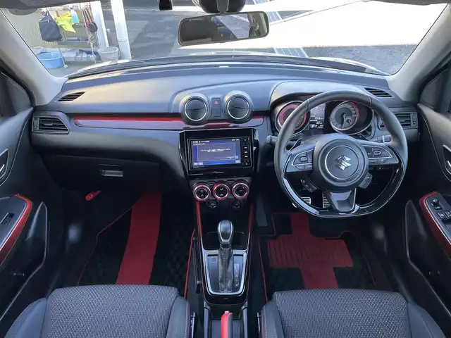 スズキ スイフト スポーツ 東京都 2023(令5)年 3万km プレミアムシルバーメタリック 純正ナビ　/全周囲カメラ　/フルセグＴＶ　/追従クルコン　/純正ドラレコ　/ビルトインＥＴＣ　/パドルシフト　/セーフティパッケージ　/Ｂｌｕｅｔｏｏｔｈ　/LEDヘッド　/純正17インチAW　/コーナーセンサー　/禁煙