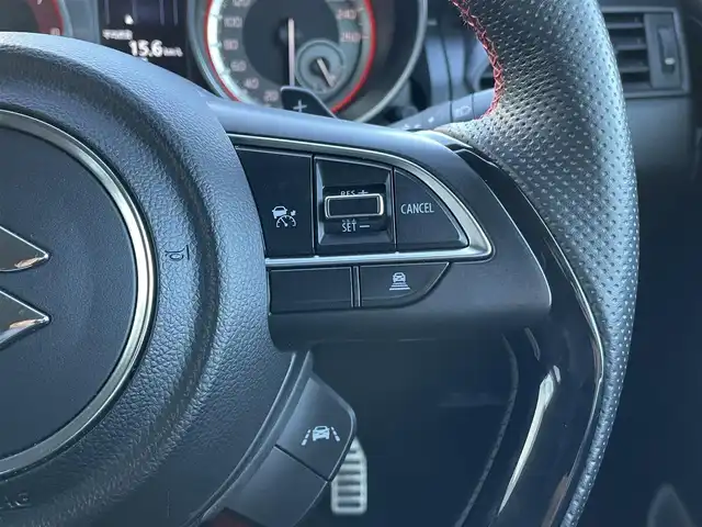 スズキ スイフト スポーツ 東京都 2023(令5)年 3万km プレミアムシルバーメタリック 純正ナビ　/全周囲カメラ　/フルセグＴＶ　/追従クルコン　/純正ドラレコ　/ビルトインＥＴＣ　/パドルシフト　/セーフティパッケージ　/Ｂｌｕｅｔｏｏｔｈ　/LEDヘッド　/純正17インチAW　/コーナーセンサー　/禁煙