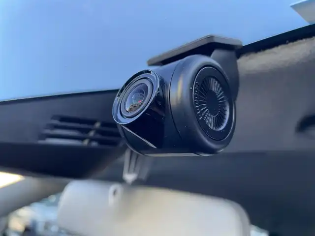 スズキ スイフト スポーツ 東京都 2023(令5)年 3万km プレミアムシルバーメタリック 純正ナビ　/全周囲カメラ　/フルセグＴＶ　/追従クルコン　/純正ドラレコ　/ビルトインＥＴＣ　/パドルシフト　/セーフティパッケージ　/Ｂｌｕｅｔｏｏｔｈ　/LEDヘッド　/純正17インチAW　/コーナーセンサー　/禁煙