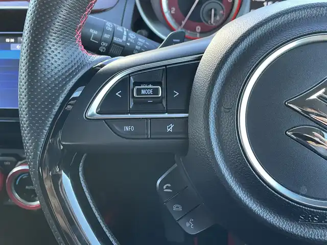 スズキ スイフト スポーツ 東京都 2023(令5)年 3万km プレミアムシルバーメタリック 純正ナビ　/全周囲カメラ　/フルセグＴＶ　/追従クルコン　/純正ドラレコ　/ビルトインＥＴＣ　/パドルシフト　/セーフティパッケージ　/Ｂｌｕｅｔｏｏｔｈ　/LEDヘッド　/純正17インチAW　/コーナーセンサー　/禁煙