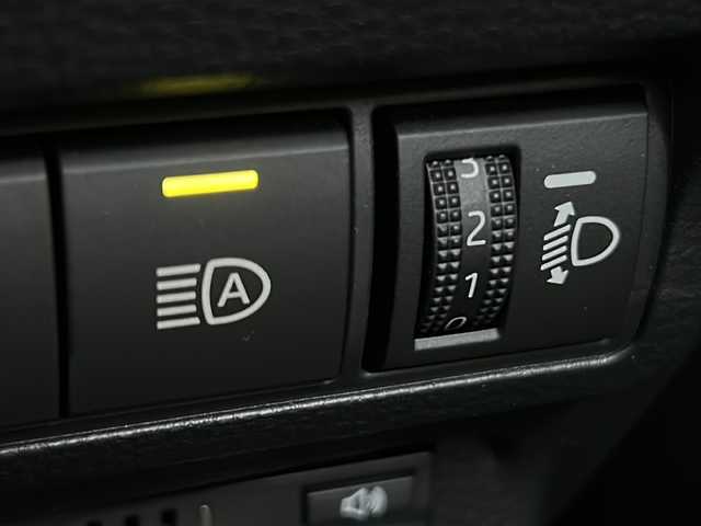 トヨタ カローラ クロス Z 東京都 2022(令4)年 0.6万km アティチュードブラックマイカ ワンオーナー/純正ナビ/Miracast/BT/USB/バック/サイド/全方位カメラ/電動リアゲート/クルーズコントロール追従機能有/ガラスルーフ/運転席パワーシート/運転席助手席シートヒーター/ハーフレザーシート/電動パーキングブレーキ/ドライブレコーダー/ビルトインETC2.0/前後コーナーセンサー/オートマチックハイビーム/デジタルミラー/LEDヘッドライト/SOSコール/純正アルミホイール/横滑り防止装置/レーンキープアシスト/アンチブレーキングシステム/盗難防止装置/衝突被害軽減システム/Wエアバック/保証書・取扱説明書.記録簿