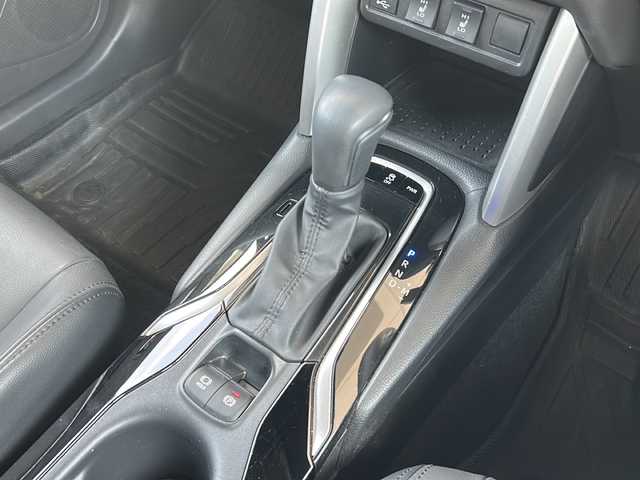 トヨタ カローラ クロス Z 東京都 2022(令4)年 0.6万km アティチュードブラックマイカ ワンオーナー/純正ナビ/Miracast/BT/USB/バック/サイド/全方位カメラ/電動リアゲート/クルーズコントロール追従機能有/ガラスルーフ/運転席パワーシート/運転席助手席シートヒーター/ハーフレザーシート/電動パーキングブレーキ/ドライブレコーダー/ビルトインETC2.0/前後コーナーセンサー/オートマチックハイビーム/デジタルミラー/LEDヘッドライト/SOSコール/純正アルミホイール/横滑り防止装置/レーンキープアシスト/アンチブレーキングシステム/盗難防止装置/衝突被害軽減システム/Wエアバック/保証書・取扱説明書.記録簿
