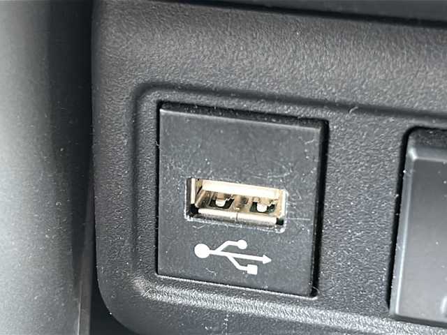 トヨタ カローラ クロス Z 東京都 2022(令4)年 0.6万km アティチュードブラックマイカ ワンオーナー/純正ナビ/Miracast/BT/USB/バック/サイド/全方位カメラ/電動リアゲート/クルーズコントロール追従機能有/ガラスルーフ/運転席パワーシート/運転席助手席シートヒーター/ハーフレザーシート/電動パーキングブレーキ/ドライブレコーダー/ビルトインETC2.0/前後コーナーセンサー/オートマチックハイビーム/デジタルミラー/LEDヘッドライト/SOSコール/純正アルミホイール/横滑り防止装置/レーンキープアシスト/アンチブレーキングシステム/盗難防止装置/衝突被害軽減システム/Wエアバック/保証書・取扱説明書.記録簿