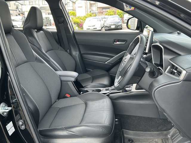 トヨタ カローラ クロス Z 東京都 2022(令4)年 0.6万km アティチュードブラックマイカ ワンオーナー/純正ナビ/Miracast/BT/USB/バック/サイド/全方位カメラ/電動リアゲート/クルーズコントロール追従機能有/ガラスルーフ/運転席パワーシート/運転席助手席シートヒーター/ハーフレザーシート/電動パーキングブレーキ/ドライブレコーダー/ビルトインETC2.0/前後コーナーセンサー/オートマチックハイビーム/デジタルミラー/LEDヘッドライト/SOSコール/純正アルミホイール/横滑り防止装置/レーンキープアシスト/アンチブレーキングシステム/盗難防止装置/衝突被害軽減システム/Wエアバック/保証書・取扱説明書.記録簿