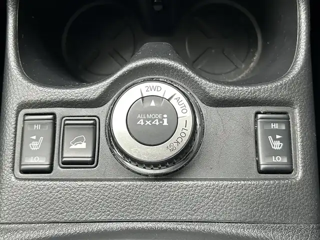 日産 エクストレイル 福島県 2015(平27)年 11.5万km スチールブルー 登録時走行距離：114/817km/４WD/社外SDナビ/（フルセグTV/CD/DVD/BT接続/AM/FM）/社外フリップダウンモニター/ETC/ドラレコ前後/PUSHスタート/コーナーセンサー/バックカメラ/レザーシート/純正フロアマット/社外AW/シートヒーター/オートライト/HIDヘッドライト/フォグランプ/電格ミラー/ルーフレール/ヒルディセントコントール/横滑り防止装置/ドアバイザー/保証書/取扱説明書