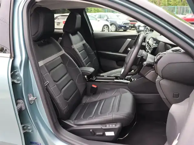 シトロエン Ｃ４ シャイン ブルーHDi 長野県 2022(令4)年 1.5万km 青 サンルーフ　/黒革シート　/純正モニター　/Ｂカメラ　/ＣａｒＰｌａｙ/ヘッドアップＤ　/ＡＣＣ　/衝突軽減Ｂ　/レーンディパチャーＷ　/ＢＳＭ　/パワーシート／ヒーター／ステアヒーター　/１８ＡＷ　/スマートキー　/ＬＥＤ