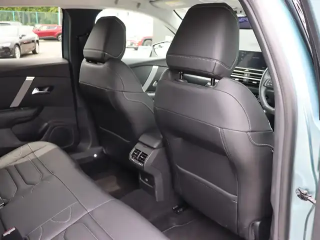 シトロエン Ｃ４ シャイン ブルーHDi 長野県 2022(令4)年 1.5万km 青 サンルーフ　/黒革シート　/純正モニター　/Ｂカメラ　/ＣａｒＰｌａｙ/ヘッドアップＤ　/ＡＣＣ　/衝突軽減Ｂ　/レーンディパチャーＷ　/ＢＳＭ　/パワーシート／ヒーター／ステアヒーター　/１８ＡＷ　/スマートキー　/ＬＥＤ