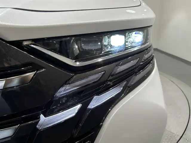 トヨタ アルファード Z 愛知県 2024(令6)年 1.2万km プラチナホワイトパールマイカ 純正１４インチディスプレイ/左右独立ムーンルーフ/モデリスタエアロ/トヨタチームメイト/パノラミックビューモニター/純正13.2インチフリップダウンモニター/ワイヤレス充電/パワーバックドア/レーダークルーズコントロール/両側電動スライドドア/後席電動シェード/シートヒーター/シートクーラー/シートメモリー/ハンドルヒーター/HDMI＆USB入力端子/ビルトインＥＴＣ2.0/前後ドライブレコーダー/アクセサリーソケット/オットマン/プリクラッシュセーフティ/フロント＆リアトラフィックアラート/レーンディパーチャーアラート/レーンチェンジアシスト/プロアクティブドライビングアシスト/ブラインドスポットモニター/パーキングサポートブレーキ/クリアランスソナー/安心降車アシスト