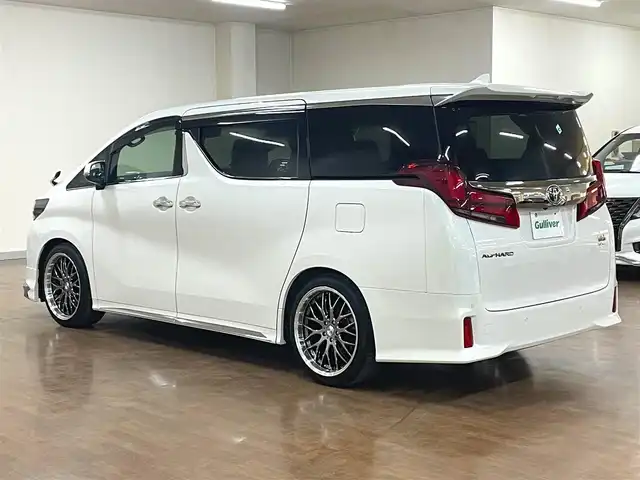 トヨタ アルファードハイブリット S タイプゴールドⅢ 道央・札幌 2022(令4)年 4.8万km ホワイトパールクリスタルシャイン 4WD/ワンオーナー/フロントモデリスタエアロ/社外20インチAW/RSR車高調/Wサンルーフ/純正ナビ/・フルセグTV/CD/DVD/BT/USB/TVキャンセラー/純正フリップダウンモニター/バックカメラ/社外ミラー一体型ドライブレコーダー/両側パワースライドドア/ハーフレザーシート/パワーバックドア/レーダークルーズコントロール/ビルトインETC2.0/ブラインドスポットモニター/トヨタセーフティセンス/・プリクラッシュセーフティ/・レーンディパーチャーアラート/・ロードサインアシスト/・先行車発進遅れ機能/横滑り防止装置/前後コーナーセンサー/電動パーキングアシスト/ブレーキホールド/オートライト/オートハイビーム/LEDヘッドライト/フォグライト/AC100V電源/ウインカーミラー/純正フロアマット/純正ドアバイザー/サイド、カーテンエアバッグ/2列目オットマン/ステアリングリモコン/プッシュスタート/スマートキー/新車時保証書/取扱説明書