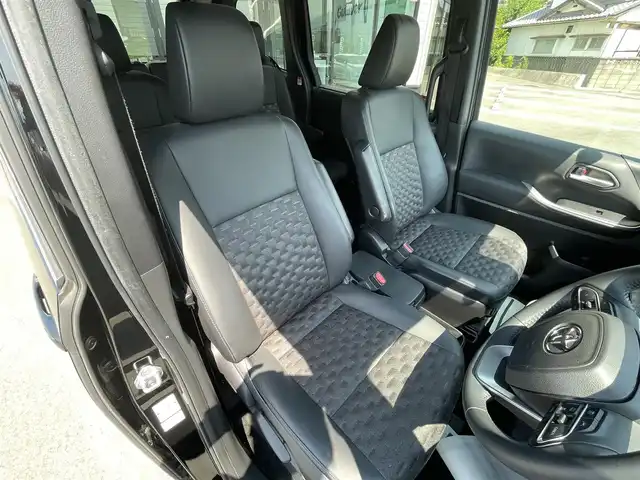 トヨタ ヴォクシー S－Z 愛媛県 2022(令4)年 2.5万km アティチュードブラックマイカ 10.5インチディスプレイオーディオ/（Bluetooth/CD/DVD/HDMI/AppleCarPlay/AndroidAuto/フルセグTV)/14型フリップダウンモニター/バックカメラ/両側パワースライドドア/ビルドインETC2.0/シートヒーター/アダプティブクルーズコントロール/純正17インチアルミホイール/LEDヘッドライト/オートマチックハイビーム/パーキングセンサー/プリクラッシュセーフティー/横滑り防止装置/レーンキープアシスト/盗難防止装置/スペアキー1本/プッシュスタート/スマートキー