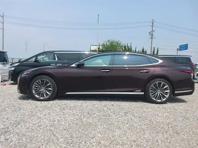 レクサス ＬＳ 500h エグゼクティブ 愛知県 2018(平30)年 4.3万km ソニックアゲート 純正12.3型ナビ/フルセグTV/バックモニター/ビルトインETC2.0/レーダークルーズコントロール/クリアランスソナー/セーフティシステムプラスA/・プリクラッシュセーフティシステム/・フロントクロストラフィックアラート/・レーントレーシングアシスト/・レーンチェンジアシスト/・ドライバー異常時停車支援システム/・アダプティブハイビームシステム/・ロードサインアシスト/・先行車発進告知機能/LEDヘッドランプ/デュアルオートエアコン/本木製/革巻きコンビステアリング/ステアリングヒーター/パドルシフト/L-ANILINE革シート/全席パワーシート/全席シートヒーター/ベンチレーション/純正OP20インチアルミホイール/スマートエントリー/スタートシステム/マークレビンソン3Dサウンドシステム/禁煙車