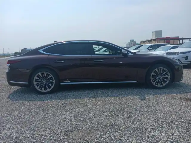 レクサス ＬＳ 500h エグゼクティブ 愛知県 2018(平30)年 4.3万km ソニックアゲート 純正12.3型ナビ/フルセグTV/バックモニター/ビルトインETC2.0/レーダークルーズコントロール/クリアランスソナー/セーフティシステムプラスA/・プリクラッシュセーフティシステム/・フロントクロストラフィックアラート/・レーントレーシングアシスト/・レーンチェンジアシスト/・ドライバー異常時停車支援システム/・アダプティブハイビームシステム/・ロードサインアシスト/・先行車発進告知機能/LEDヘッドランプ/デュアルオートエアコン/本木製/革巻きコンビステアリング/ステアリングヒーター/パドルシフト/L-ANILINE革シート/全席パワーシート/全席シートヒーター/ベンチレーション/純正OP20インチアルミホイール/スマートエントリー/スタートシステム/マークレビンソン3Dサウンドシステム/禁煙車