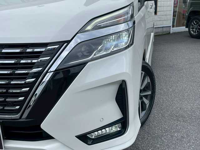 日産 セレナ ハイウェイスター V 宮崎県 2019(令1)年 4.2万km パール 前後ドライブレコーダー　/両側パワースライド　/アイストップ　/プロパイロット　/レーダークルーズコントロール　/全方位カメラ　/ケンウッドＳＤナビ　/ＣＤ　/ＵＳＢ　/ワンセグ　/Ｂｌｕｅｔｏｏｔｈ　/純正フロアマット