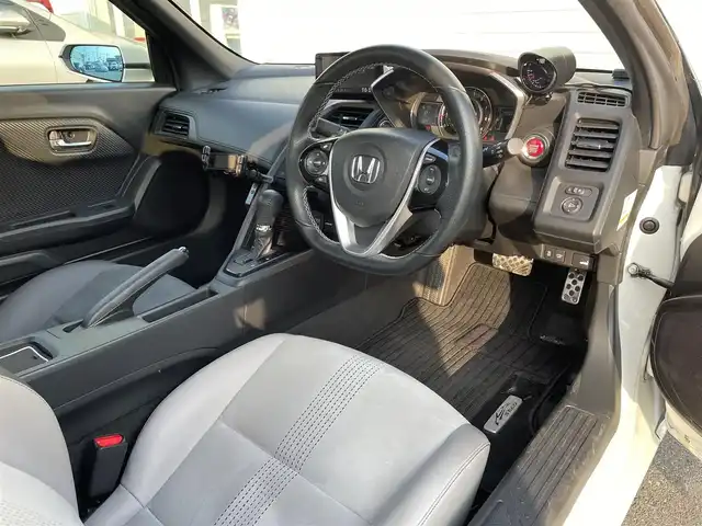 ホンダ Ｓ６６０ α 愛知県 2015(平27)年 6万km プレミアムスターホワイトP 純正ディスプレイオーディオ/Bluetooth/ETC/USB接続端子/ドライブレコーダー/リアバンパー社外エアロ（モデューロ）/16インチSSRアルミホイール/RAYSホイールナット/HKSマフラー/ヨコハマアドバンタイヤ/アクティブリアスポーラー/社外ブーストメーター　（ブーストメーター不良）/社外サイドマーカー/社外デジタルインナーミラー/社外ドアスタビライザー