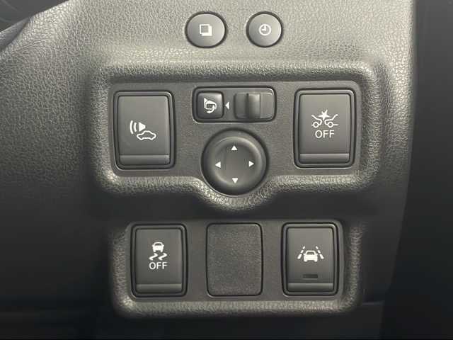 日産 ノート e－パワー メダリスト 茨城県 2017(平29)年 1.2万km プレミアムコロナオレンジ 純正SDナビ/CD/DVD/BT/フルセグテレビ/全方位カメラ/デジタルインナーミラー/エマージェンシーブレーキ/ステアリングスイッチ/革巻きハンドル/プッシュスタート/ハーフレザーシート/純正フロアマット/純正アルミホイール/LEDライト/フォグランプ/オートライト/ドアバイザー/スマートキー