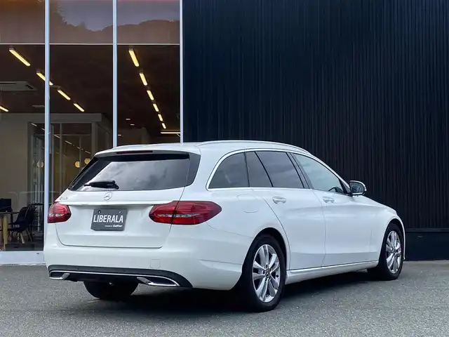 メルセデス・ベンツ Ｃ１８０ ステーションワゴンアバンギャルド 福岡県 2019(令1)年 5.7万km ポーラホワイト レーダーセーフティパッケージ/アダプティブクルーズコントロール/ブラインドスポットモニター/レーンキープアシスト/アクティブセーフティブレーキ/ベーシックパッケージ/純正ナビ　/Ａｐｐｌｅｃａｒｐｌａｙ/ａｎｄｒｏｉｄａｕｔｏ　/Bluetooth/フルセグTV/パワーバックドア　/LEDヘッドライト/オートハイハイビーム/前後コーナーセンサー　/純正１７インチアルミホイール/ETC/保証書/スペアキー×1