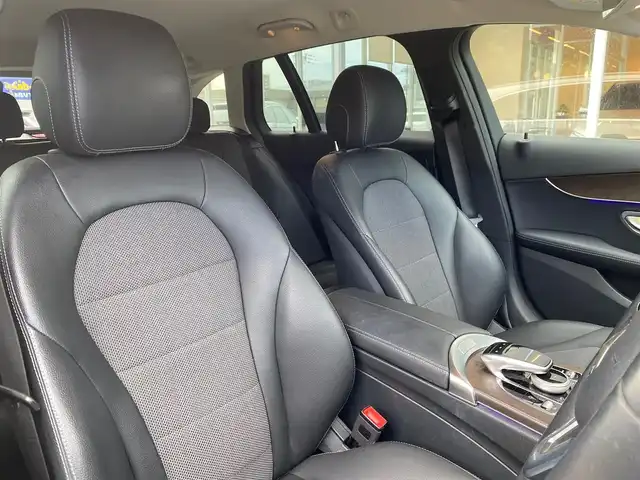 メルセデス・ベンツ Ｃ１８０ ステーションワゴンアバンギャルド 福岡県 2019(令1)年 5.7万km ポーラホワイト レーダーセーフティパッケージ/アダプティブクルーズコントロール/ブラインドスポットモニター/レーンキープアシスト/アクティブセーフティブレーキ/ベーシックパッケージ/純正ナビ　/Ａｐｐｌｅｃａｒｐｌａｙ/ａｎｄｒｏｉｄａｕｔｏ　/Bluetooth/フルセグTV/パワーバックドア　/LEDヘッドライト/オートハイハイビーム/前後コーナーセンサー　/純正１７インチアルミホイール/ETC/保証書/スペアキー×1