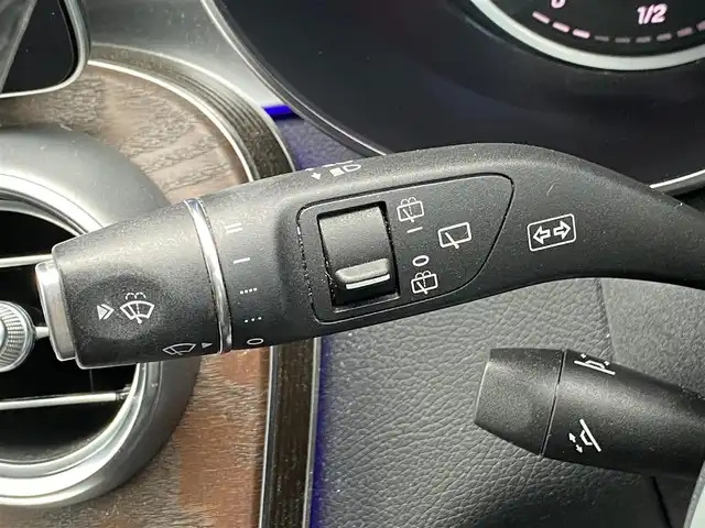 メルセデス・ベンツ Ｃ１８０ ステーションワゴンアバンギャルド 福岡県 2019(令1)年 5.7万km ポーラホワイト レーダーセーフティパッケージ/アダプティブクルーズコントロール/ブラインドスポットモニター/レーンキープアシスト/アクティブセーフティブレーキ/ベーシックパッケージ/純正ナビ　/Ａｐｐｌｅｃａｒｐｌａｙ/ａｎｄｒｏｉｄａｕｔｏ　/Bluetooth/フルセグTV/パワーバックドア　/LEDヘッドライト/オートハイハイビーム/前後コーナーセンサー　/純正１７インチアルミホイール/ETC/保証書/スペアキー×1